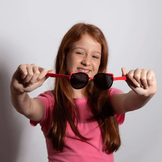 SunKidsサングラスをかけた子ども